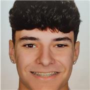 Profesor de inglés apto para alumnos de primaria, ESO y Bachillerato.